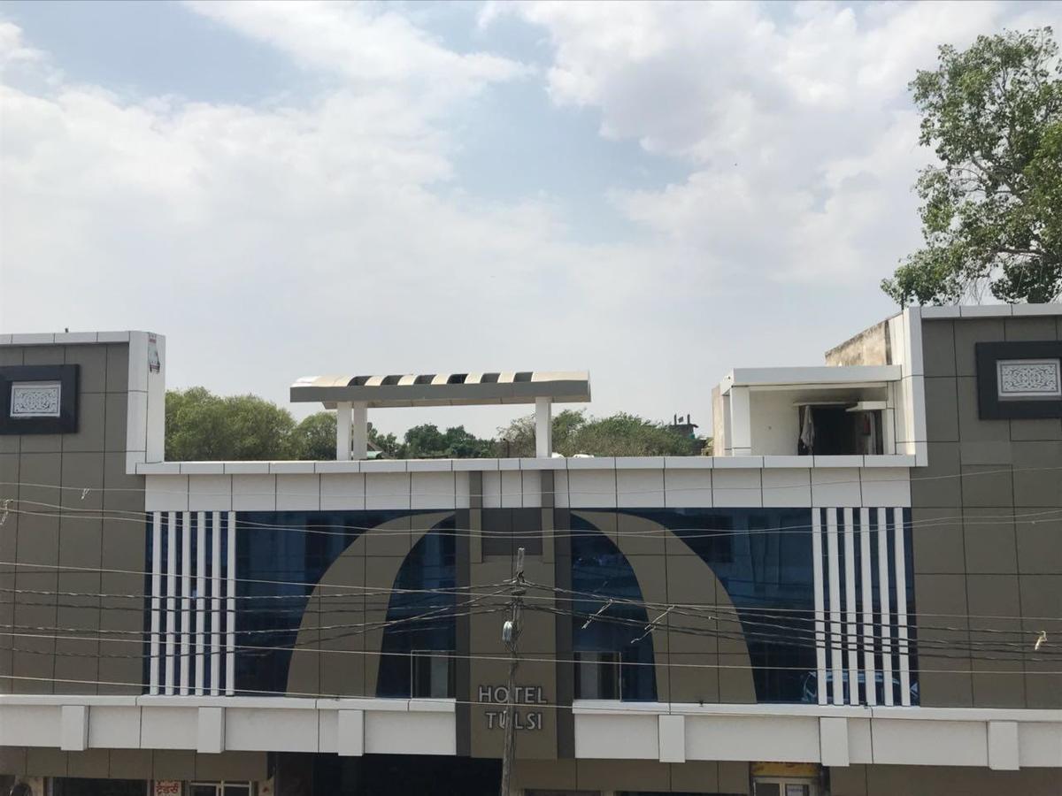 Hotel Tulsi Banda Экстерьер фото