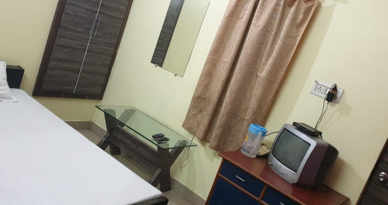Hotel Tulsi Banda Экстерьер фото